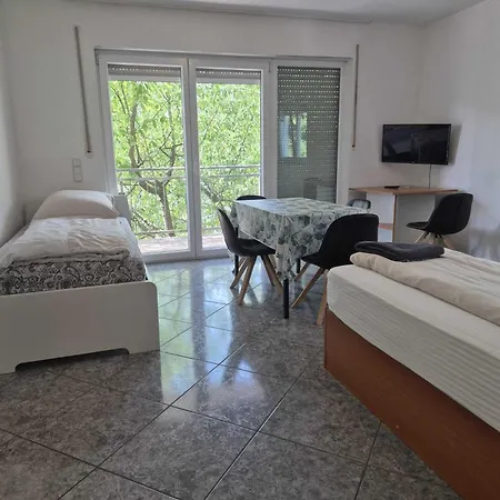 Seckbach Guest house 3*