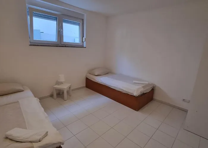 بيت ضيافة Seckbach 3*