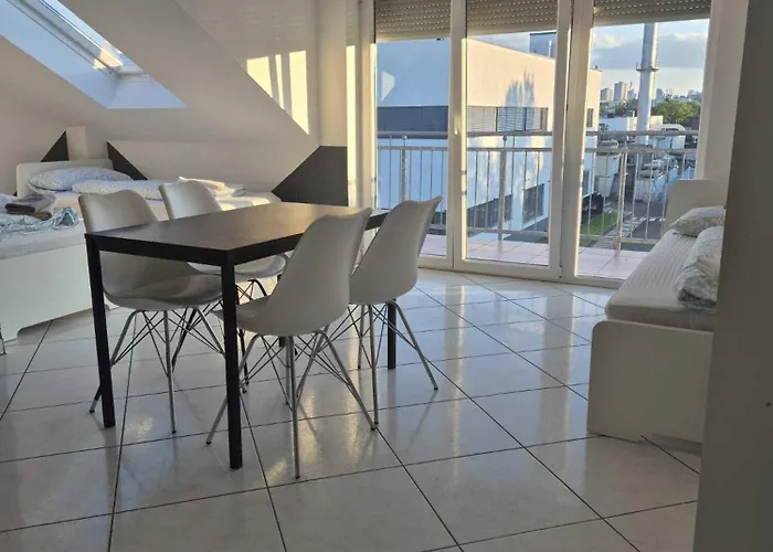 Seckbach بيت ضيافة فرانكفورت