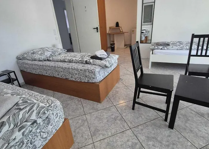 بيت ضيافة Seckbach 3*