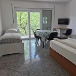 Seckbach בית הארחה 3*