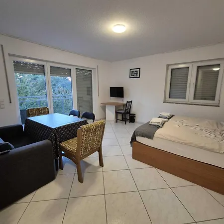 Seckbach Guest house *