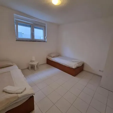 Seckbach Guest house *