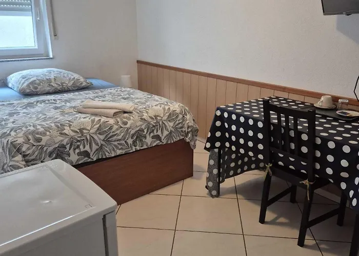 Seckbach Pensión Fráncfort del Meno