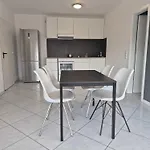 Konukevi Seckbach 3*