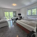 Seckbach Vendégház 3*