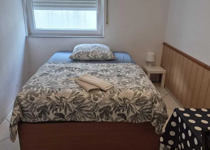 Seckbach Pensjonat 3*